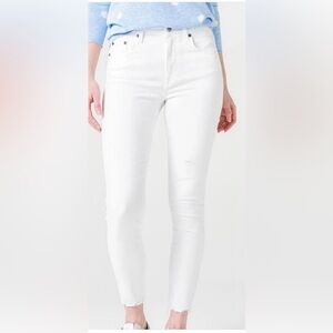 Icy white skinny jeans perfect for spring
